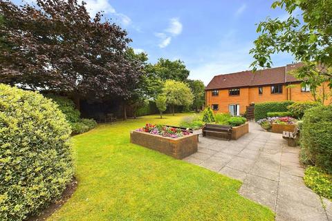 2 bedroom apartment for sale, Priory Court, Glass House Hill, Stourbridge, DY8 1NJ