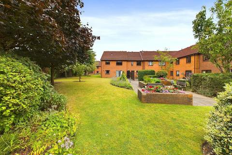 2 bedroom apartment for sale, Priory Court, Glass House Hill, Stourbridge, DY8 1NJ