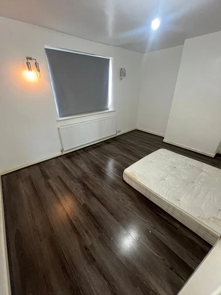O 1j1vqr4qj17qn17qu1lbd1pul1gne6.jpg