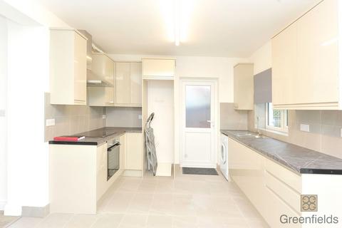 3 bedroom semi-detached house to rent, Russell Road, Northolt, UB5