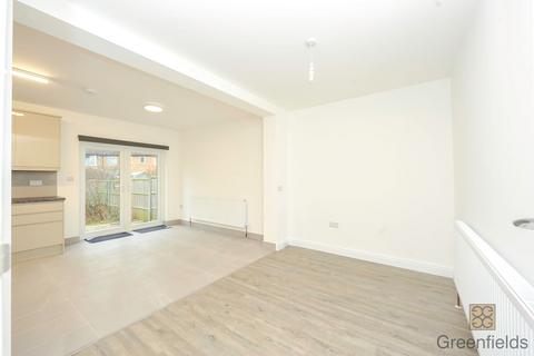 3 bedroom semi-detached house to rent, Russell Road, Northolt, UB5