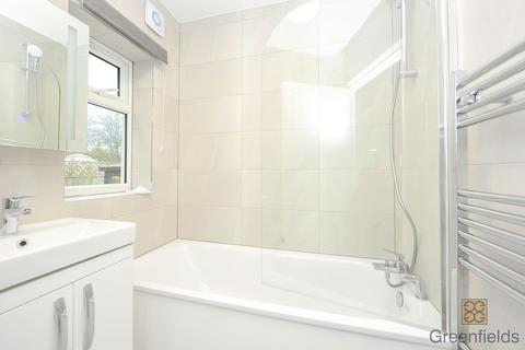 3 bedroom semi-detached house to rent, Russell Road, Northolt, UB5