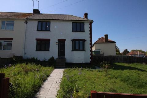 4 bedroom semi-detached house to rent, Hawthorn Road, Rochester