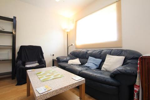 5 bedroom terraced house to rent, Station Road, Bristol BS34