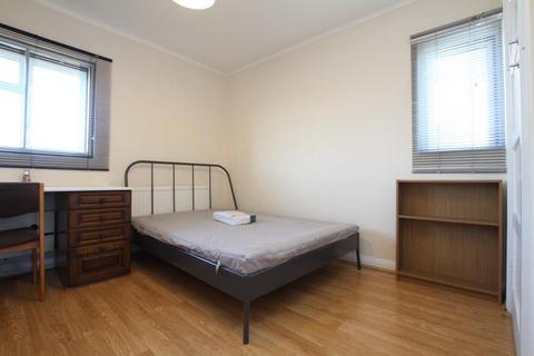 5 bedroom terraced house to rent, Station Road, Bristol BS34