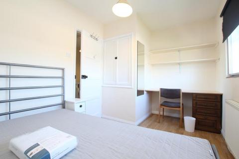 5 bedroom terraced house to rent, Station Road, Bristol BS34