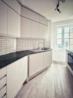 2 bedroom flat to rent, Tite Street, London SW3