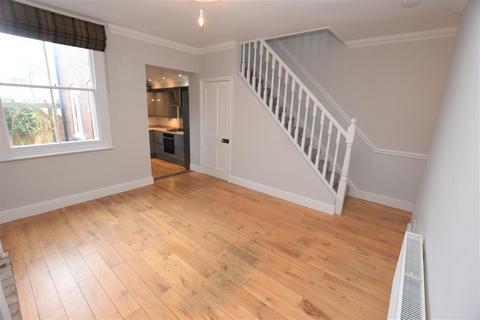 3 bedroom terraced house to rent, Tennis Walk, Worcester WR1