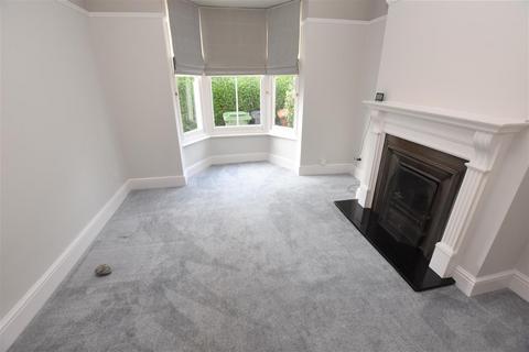 3 bedroom terraced house to rent, Tennis Walk, Worcester WR1