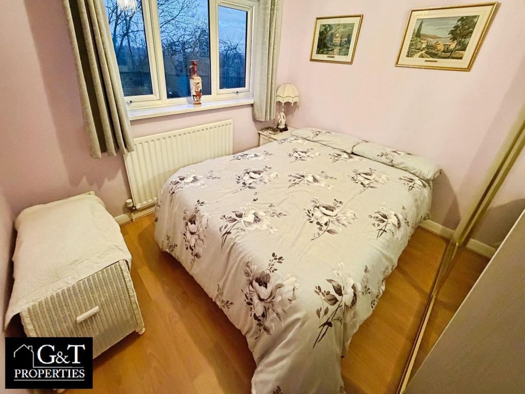 Second bedroom