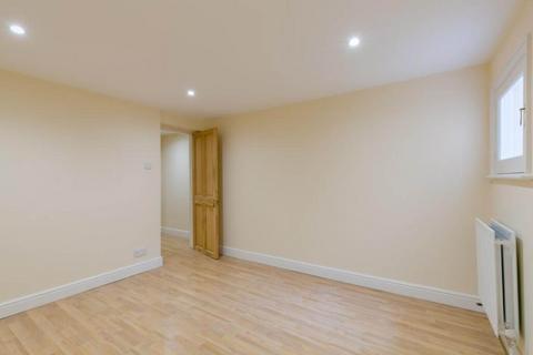 1 bedroom in a house share to rent, Springfield Road, Guildford GU1