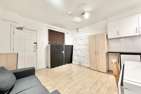 Studio to rent, 374 Finchley Road, London NW3
