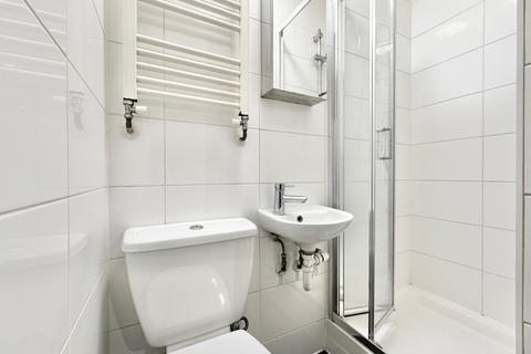 Studio to rent, 374 Finchley Road, London NW3