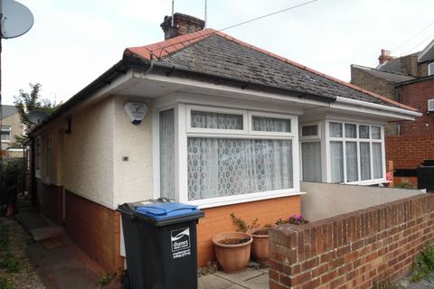 1 bedroom bungalow to rent, Salmestone Road, Margate, Kent, CT9