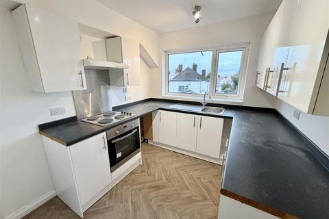 2 bedroom apartment to rent, Telegraph Road, Heswall, Wirral