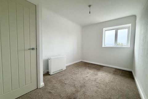 2 bedroom apartment to rent, Telegraph Road, Heswall, Wirral