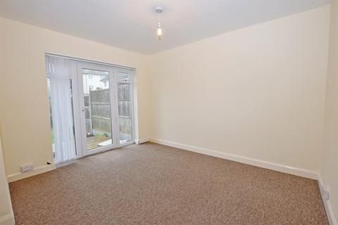 3 bedroom terraced house to rent, Clifton Road, Bognor Regis, PO21
