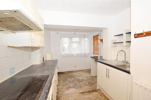 3 bedroom terraced house to rent, Clifton Road, Bognor Regis, PO21
