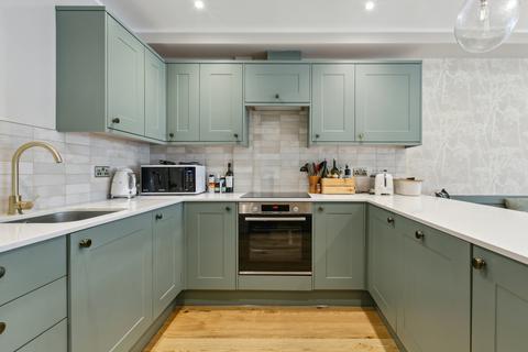 3 bedroom apartment for sale, Selkirk Road, SW17