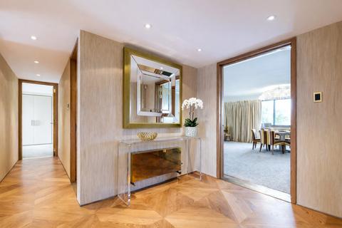3 bedroom apartment for sale, South Lodge, Knightsbridge, London, SW7