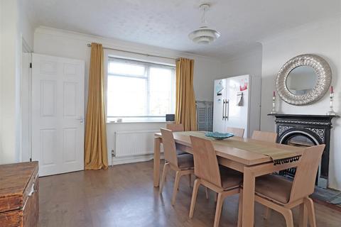 4 bedroom semi-detached house for sale, Colesmead Road, Redhill