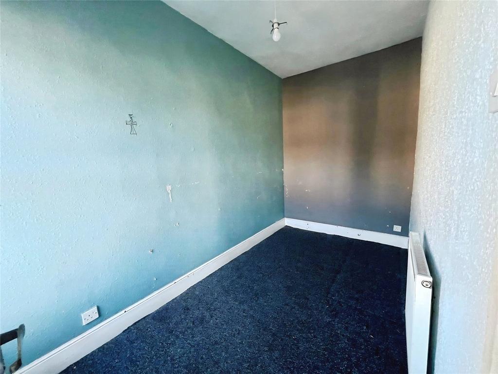 Bedroom 2 (Front)