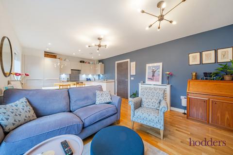2 bedroom apartment for sale, Kennett Lane, Chertsey, Surrey, KT16