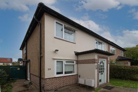 2 bedroom maisonette to rent, Vineyard Avenue, Mill Hill