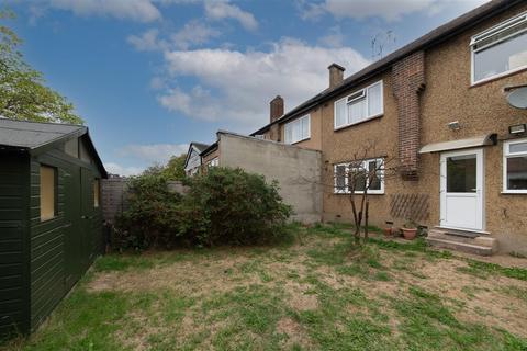 2 bedroom maisonette to rent, Vineyard Avenue, Mill Hill