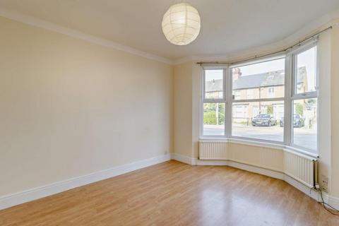 2 bedroom terraced house to rent, High Street, Northwood HA6