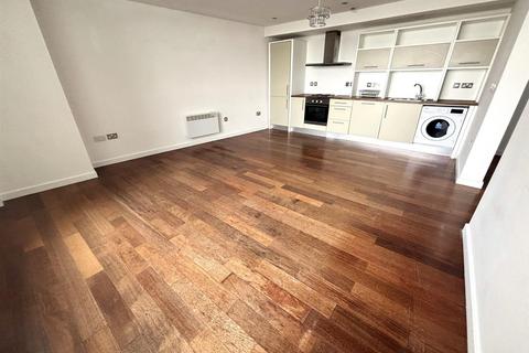 1 bedroom apartment to rent, Beetham Tower, Liverpool L3