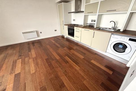 1 bedroom apartment to rent, Beetham Tower, Liverpool L3
