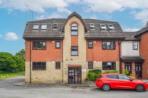 1 bedroom apartment for sale, Green Lane, Pilgrims Hatch, Brentwood