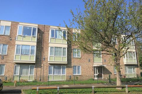 2 bedroom flat for sale, Bethany Waye, Feltham