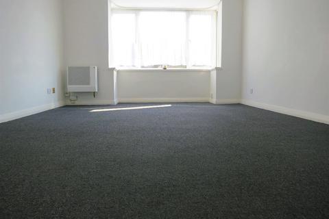 2 bedroom flat for sale, Bethany Waye, Feltham