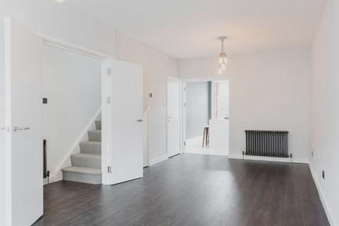 3 bedroom end of terrace house to rent, Neville Road, London, E7