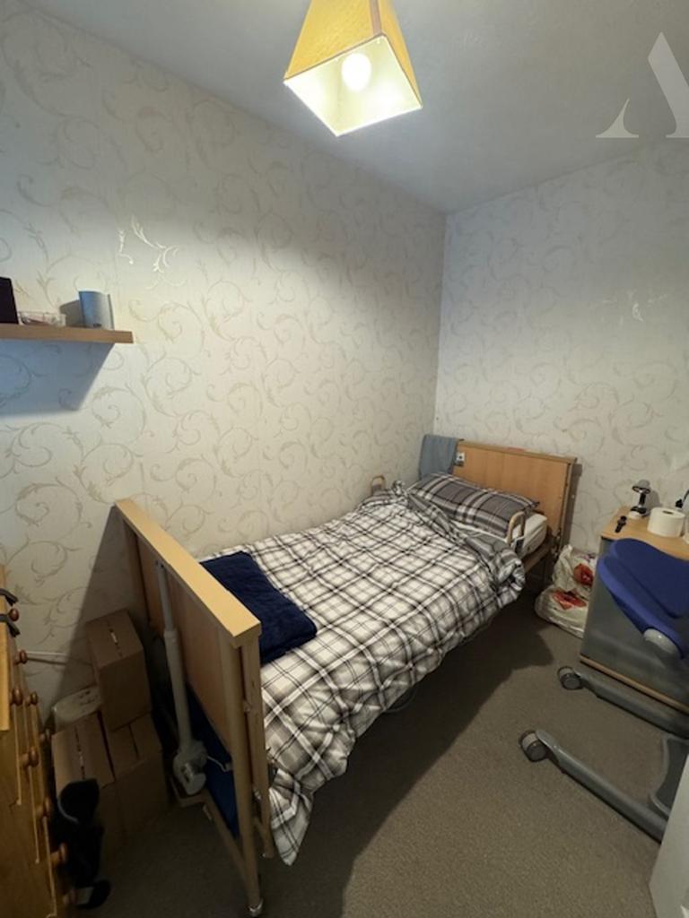 69 Heathland Ave Bed 2.jpeg
