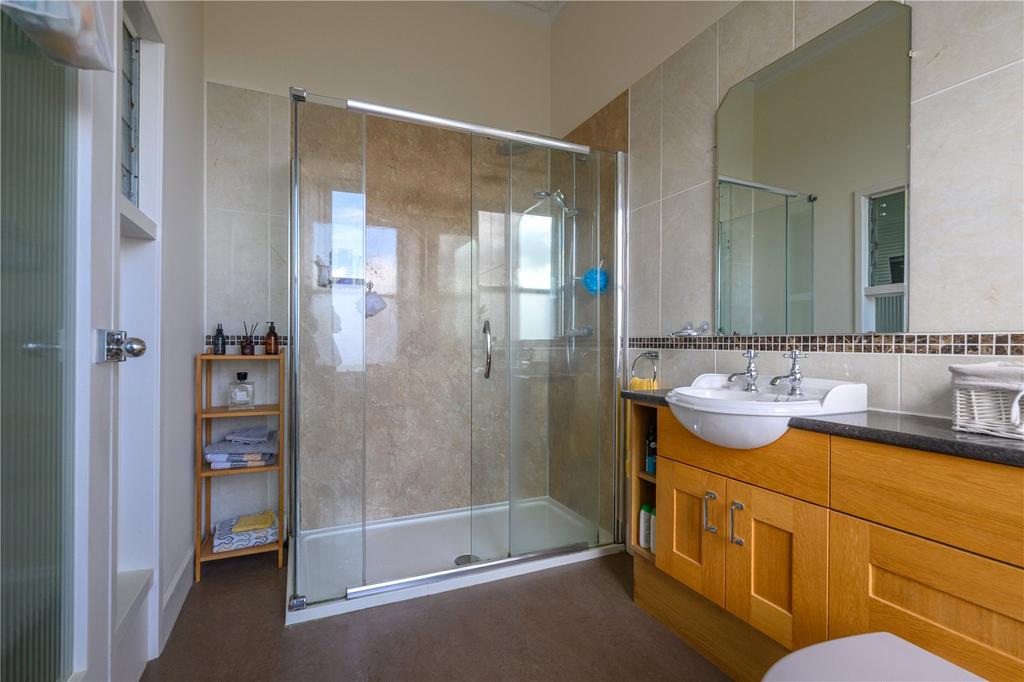 Bed 1 Ensuite