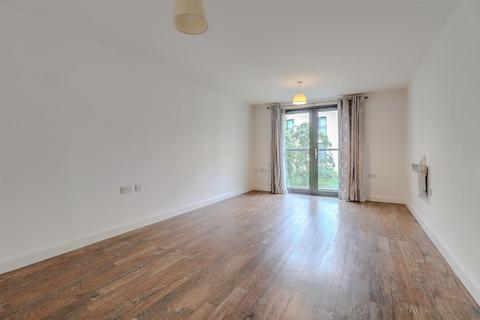 1 bedroom flat to rent, St James Walk GL50 3UB