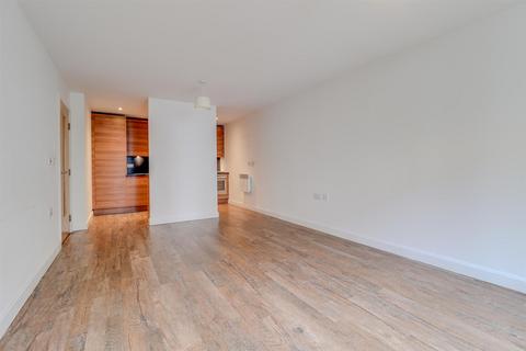1 bedroom flat to rent, St James Walk GL50 3UB