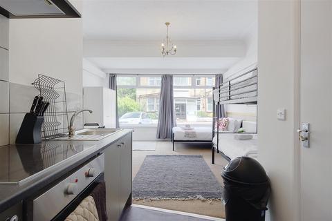 1 bedroom in a house share to rent, Tregonwell Road, Westcliff, BOURNEMOUTH