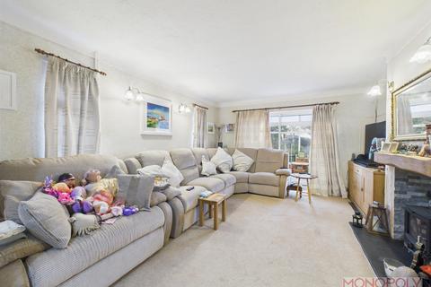 3 bedroom bungalow for sale, Townfield Avenue, Farndon, Chester