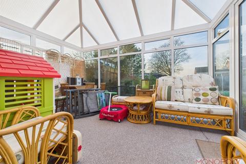 3 bedroom bungalow for sale, Townfield Avenue, Farndon, Chester