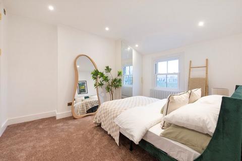 3 bedroom flat for sale, Adelaide Grove, London W12
