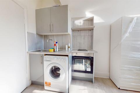1 bedroom flat to rent, Lydford Road, Willesden Green NW2