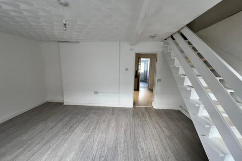 3 bedroom terraced house to rent, David Street, Trecynon CF44