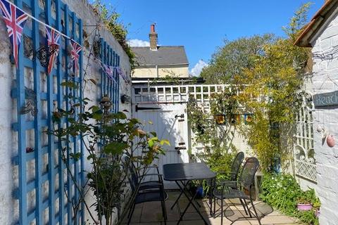 2 bedroom terraced house for sale, North Street, Deal, Kent, CT14