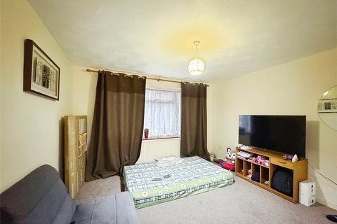 3 bedroom semi-detached house to rent, Hayhurst Road, Hayhurst Road LU4