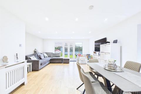 3 bedroom house for sale, Viney Bank, Court Wood Lane, Croydon