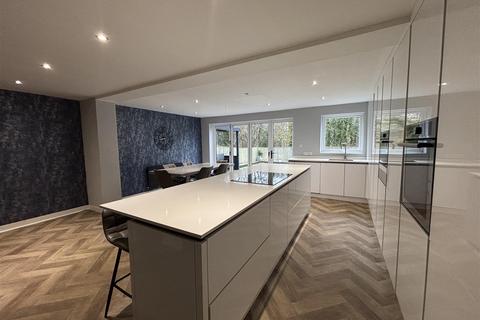 4 bedroom detached house to rent, Armstrong Drive, Willington